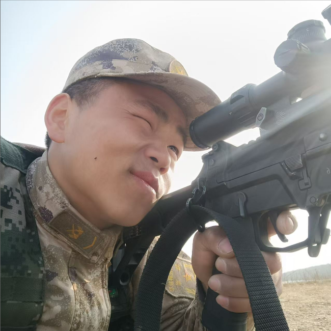 杨飞龙
